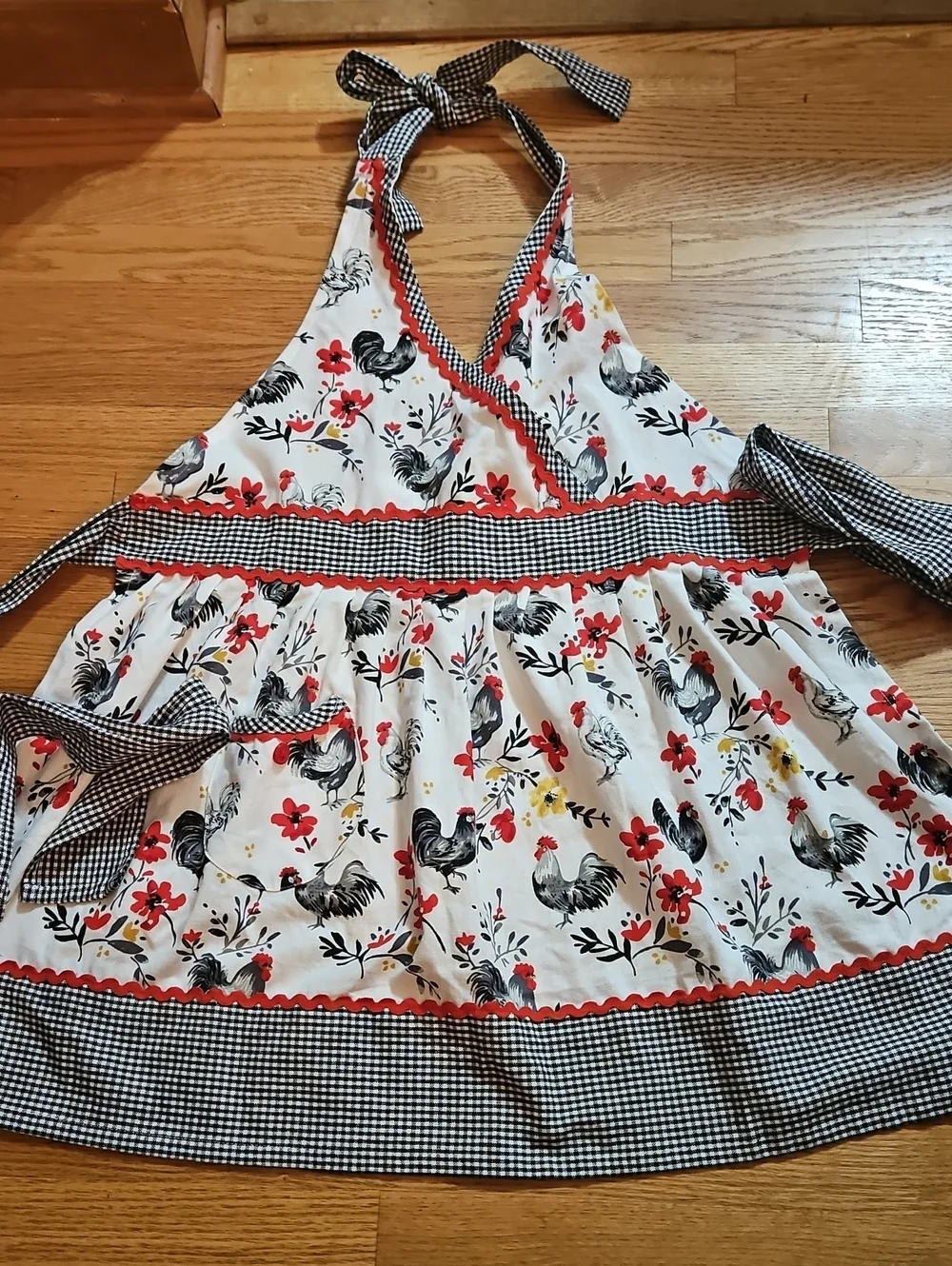 Vintage-Inspired Rooster Print Halter Apron with Gingham Trim